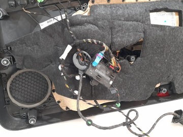 GOLF VII 3-y drzwi BOCZEK TAPICERKA DRZWI AMBIENTE LED CARBON 5G3867011BQ