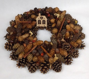 Осенне-зимний венок с шишками, большой, 46 см.
