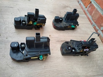 JEEP GRAND CHEROKEE WJ ЗАМОК ДВЕРИ ЛЕВОЙ ЗАДНЕЙ