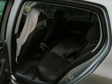 Volkswagen Golf V Hatchback 1.4 80KM 2005 Volkswagen vw Golf 5 1,4 - USZKODZONY - DO NEGOCJACJI - PILNE !!!, zdjęcie 10