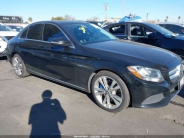 Mercedes Klasa C W205 2017 Mercedes-Benz Klasa C 2017 MERCEDES-BENZ C 350E 2.0 Benzyna 208KM, zdjęcie 1