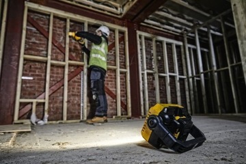DCL077 DEWALT HALOGEN LED Светодиодная лампа 500-2000 Люм.