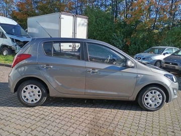 Hyundai i20 I Hatchback 5d Facelifting 1.2 DOHC 85KM 2012 Hyundai i20 1.2 PROSTA benzyna KLIMATYZACJA stan idealny BEZ rdzy 1.2 86KM, zdjęcie 19