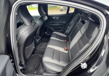 Volvo S60 III Sedan 2.0 T4 190KM 2020 Volvo S60 2.0T4 190KM R Design Xenon Led Navi Klima Skora Stan Bdb ZAREJES, zdjęcie 23