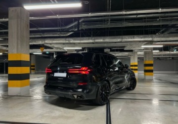 BMW X5 G05 SUV Facelifting 3.0 30d 298KM 2025 BMW X5 xDrive30d, Pneumatyka, Panorama, 22 cale, Hak, Innowacji, Comfort P, zdjęcie 4