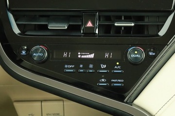 Toyota Camry IX Sedan 2.5 Hybrid Dynamic Force 218KM 2021 Toyota Camry 2.5 Hybrid, Salon Polska, zdjęcie 9