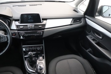 BMW Seria 2 F22-F23-F45-F46 Gran Tourer 218i 136KM 2017 BMW 2 Active Tourer 218i Active Tourer, Navi, zdjęcie 7
