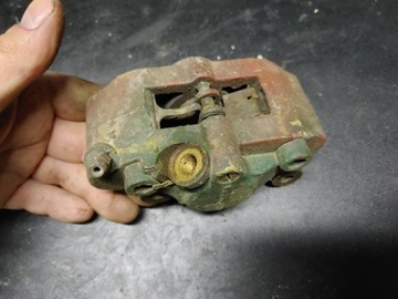 Скутер Aprilia Piaggio Zundapp ТОРМОЗНОЙ СУППОРТ