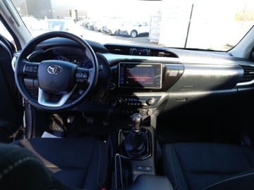 Toyota Hilux VIII Pojedyncza kabina 2.4 D-4D 150KM 2019 Toyota Hilux 2.4 D-4D Double Cab SR5 4x4 Toyota Hi, zdjęcie 18