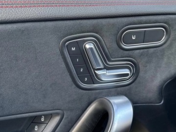 Mercedes CLA C118/X118 Coupe Facelifting 1.3 200 163KM 2025 MERCEDES-BENZ CLA 200 AMG Line Sedan 1.3 (163KM) 2025, zdjęcie 9