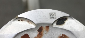 BMW F01 F07 F10 E70 E71 5.0I N63B44A PÍST OJNICE