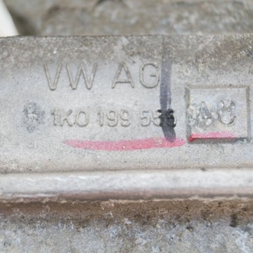 1K0199555AC ULOŽENÍ MOTORU LEVÝ VW GOLF V VARIANTA 1K5 103KW
