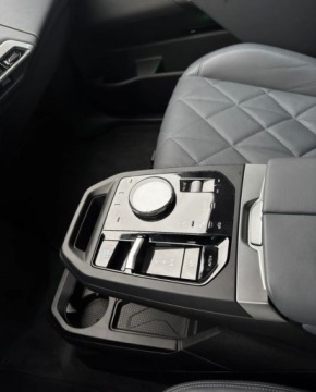 BMW iX SUV Facelifting 109.1kWh 544KM 2025 BMW iX BMW Bonkowscy oferuja samochod dostepny od reki Elektryczny, zdjęcie 8