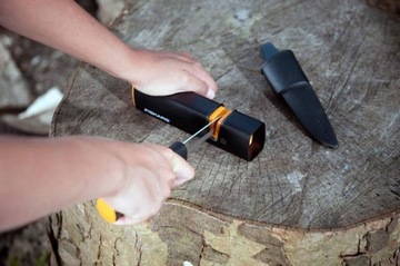 НОЖ FISKARS EDGE ЗАТОЧКА 978700