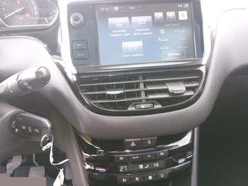 Peugeot 208 I Hatchback 5d Facelifting 1.6 BlueHDi 100KM 2016 Peugeot 208 Blue-HDi 100 Stop/Start Allure 99KM 2016r bezwypadkowy, zdjęcie 10