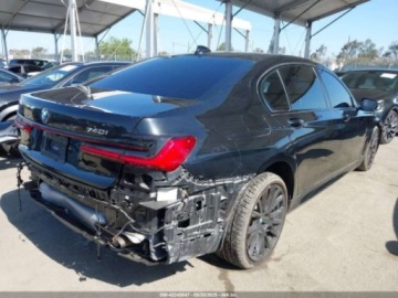 BMW Seria 7 G70 2022 BMW Seria 7 740i 2022 3.0l 3.0 Benzyna 335KM, zdjęcie 5