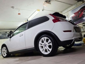 Volvo C30 Hatchback 3d Facelifting 1.6 D DRIVe 109KM 2011 Volvo C30 ___Limited White Edition___1.6D DRIVe 109KM___R-Design___ 1.6, zdjęcie 1