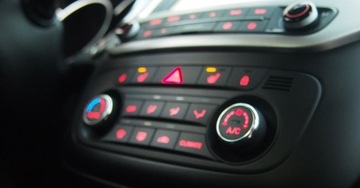 Kia Venga Mikrovan Facelifting 1.4 DOHC 90KM 2016 Kia Venga BenzynaEURO 6KLIMAtronic1 WlascicielSerwisowany ASOJedyne 56TKm, zdjęcie 5