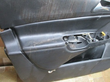 PASSAT B6 ПОВРЕЖДЕНА КОЖА ПЕРЕДНЕЙ ЛЕВОЙ ДВЕРИ СТОРОНЫ