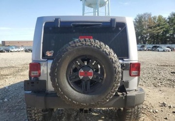 Jeep Wrangler III Unlimited Facelifting 3.8 OHV V6 199KM 2017 Jeep Wrangler Auta z USA - Zapytaj o wiecej ofert 3.8 Benzyna 199KM, zdjęcie 11