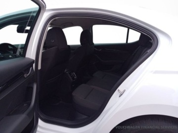 Skoda Octavia IV Liftback 1.5 TSI EVO 150KM 2024 Skoda Octavia Salon PL FV23 Matrix LED Kamera El. Klapa 1.5, zdjęcie 6