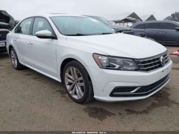 Volkswagen Passat B8 2019 Volkswagen Passat 2019 VOLKSWAGEN PASSAT 2.0T WOLFSBURG EDITION 2.0 Benzyna, zdjęcie 1