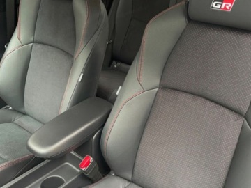 Toyota 2026 GR Sport 1.5 Hybrid 130KM | Podgrzewane fotele!, zdjęcie 6