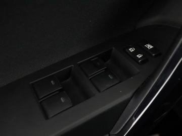 Toyota Auris II Hatchback 5d Facelifting 1.8 Hybrid 136KM 2016 Toyota Auris HEV panorama klima auto navi kamera, zdjęcie 35