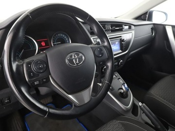 Toyota Auris II Hatchback 5d 1.8 HSD 136KM 2014 Toyota Auris HEV klima auto kamera i czujniki, zdjęcie 13