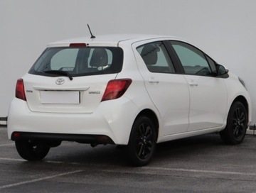 Toyota Yaris III Hatchback 5d Facelifting 1.33 Dual VVT-i 99KM 2015 Toyota Yaris 1.33 Dual VVT-i, Salon Polska, zdjęcie 4