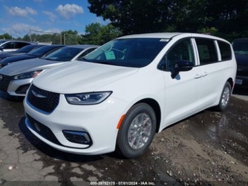 Chrysler Pacifica II 2024 Chrysler Pacifica Touring L 2024 3.6l 3.6 Benzyna 287KM, zdjęcie 2