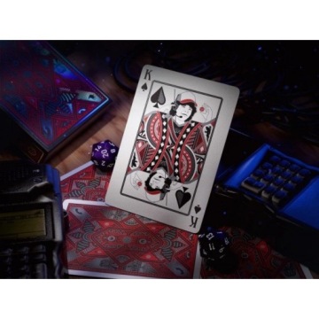 Теория очень странных дел: 11 игральных карт