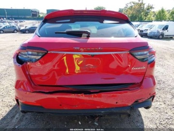 Maserati Levante 2022 Maserati Levante Tributo 2022 3.0 Benzyna 424KM, zdjęcie 4