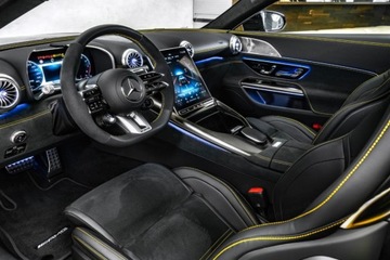 Mercedes AMG GT C190 Coupe 4d Facelifting 4.0 63 585KM 2024 MERCEDES-BENZ AMG GT 63 4Matic+ Coupe 4.0 (585KM) 2024, zdjęcie 7