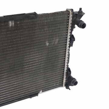 AUDI A4 B8 CHLADIČ VODY 8K0121251R