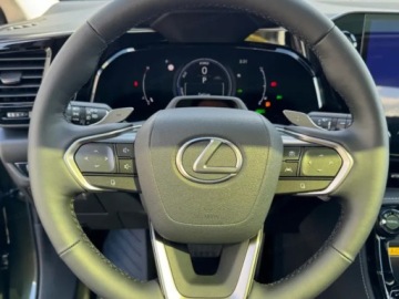 Lexus NX II SUV Facelifting 2.5 450h+ 292KM 2025 LEXUS NX 450h+ Omotenashi AWD Suv 2.5 (292KM) 2025, zdjęcie 12