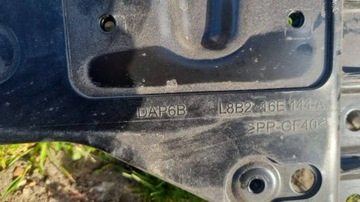 LAND ROVER DEFENDER L663 PAS PŘEDNÍ VÝZTUHA L8B216E144A