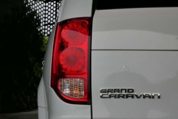Dodge Caravan V Grand Caravan Facelifting 3.6 VVT 283KM 2018 Dodge Grand Caravan GT 3.6L 287KM 7 os. Kamera Czarna podsufitka 3-Strefy, zdjęcie 34