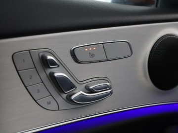 Mercedes Klasa E W213 Kombi Plug-in Facelifting 2.0 E300de 306KM 2022 Mercedes E 300 FV23% PHEV skóra virtual cocpit, zdjęcie 37