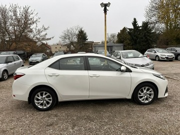 Toyota Corolla XI Sedan Facelifting 1,6 Valvematic 132KM 2017 Toyota Corolla 1.6 benzyna/Biała perła/Kamera, zdjęcie 5