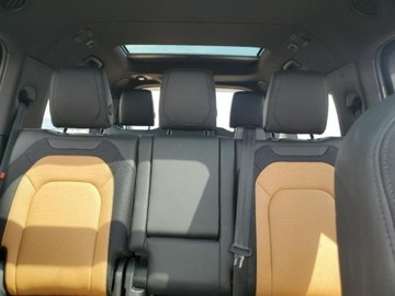 Land Rover Defender IV (L663) 2024 Land Rover Defender 130 X-DYNAMIC SE 2023, od ubezpieczalni 3.0 Benzyna, zdjęcie 8