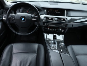 BMW Seria 5 F10-F11 Touring Facelifting 520d 190KM 2016 BMW 5 520d xDrive, 187 KM, 4X4, Automat, Skóra, zdjęcie 6