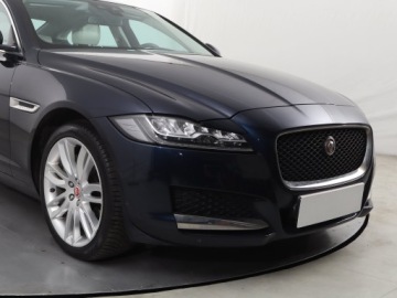 Jaguar XF II Sedan 2.0 i4D 240KM 2017 Jaguar XF 25d AWD, Salon Polska, 237 KM, 4X4, zdjęcie 23