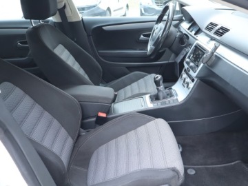Volkswagen CC 2.0 TDI CR DPF BlueMotion Technology 177KM 2014 VW CC 2.0 TDI, 174 KM, Navi, Xenon, Bi-Xenon, zdjęcie 8