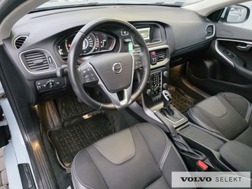 Volvo V40 II Hatchback Facelifting 1.5 T3 152KM 2019 Volvo V40 PL salon Momentum T3 152KM Aut Klima Hak, zdjęcie 11
