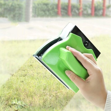 Двусторонний очиститель стекол.