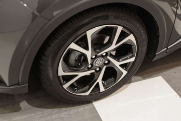 Toyota C-HR I Crossover Facelifting 1.8 Hybrid 122KM 2021 Toyota C-HR 1.8 Hybrid Style 1.8 Hybryda 122KM, zdjęcie 28