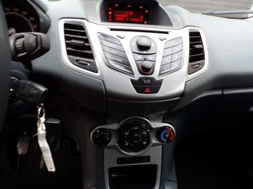 Ford Fiesta VII Hatchback 5d 1.25 Duratec 82KM 2011 Ford Fiesta KLIMA 2011, zdjęcie 19