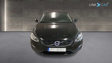 Volvo V60 I Kombi Facelifting 2.0 D2 DRIVE-E 120KM 2017 Volvo V60 F ra Vat 23 udokumentowany przebieg 2.0 Diesel 120KM, zdjęcie 4