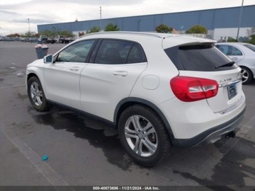 Mercedes GLA I 2017 Mercedes-Benz GLA 2017 Mercedes-Benz GLA GLA 250 4MATIC SUV 2.0 Benzyna, zdjęcie 2
